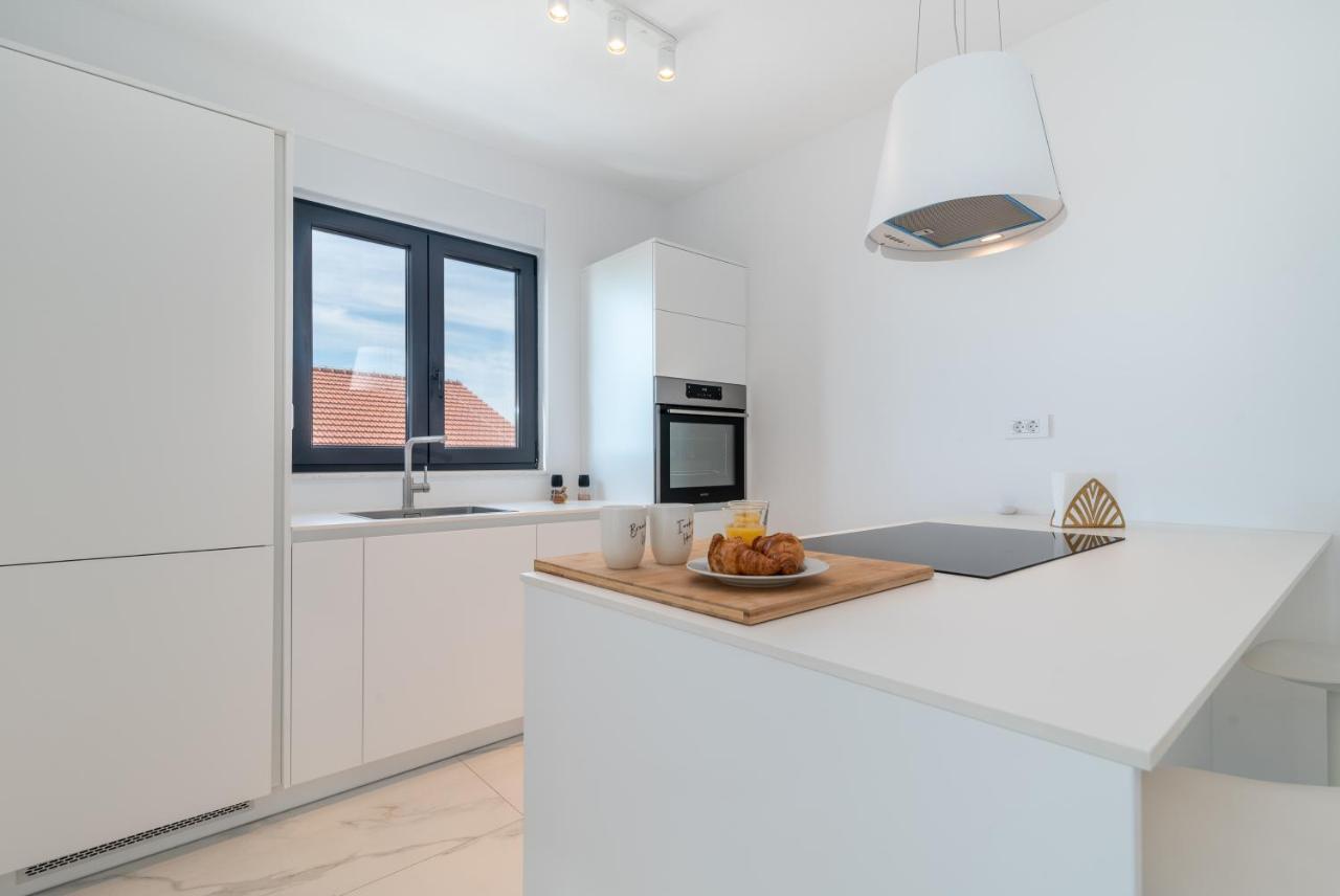 Lavender Tree - Luxury Apartments تروغير المظهر الخارجي الصورة