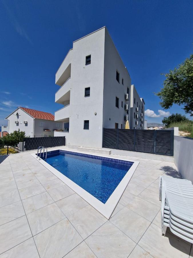 Lavender Tree - Luxury Apartments تروغير المظهر الخارجي الصورة